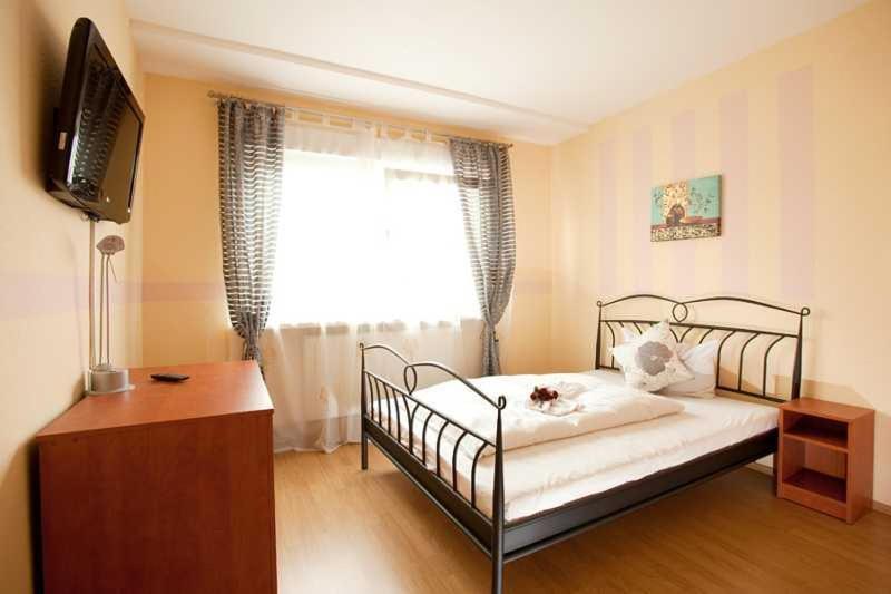 Hotel Jasmin Pforzheim Pokoj fotografie